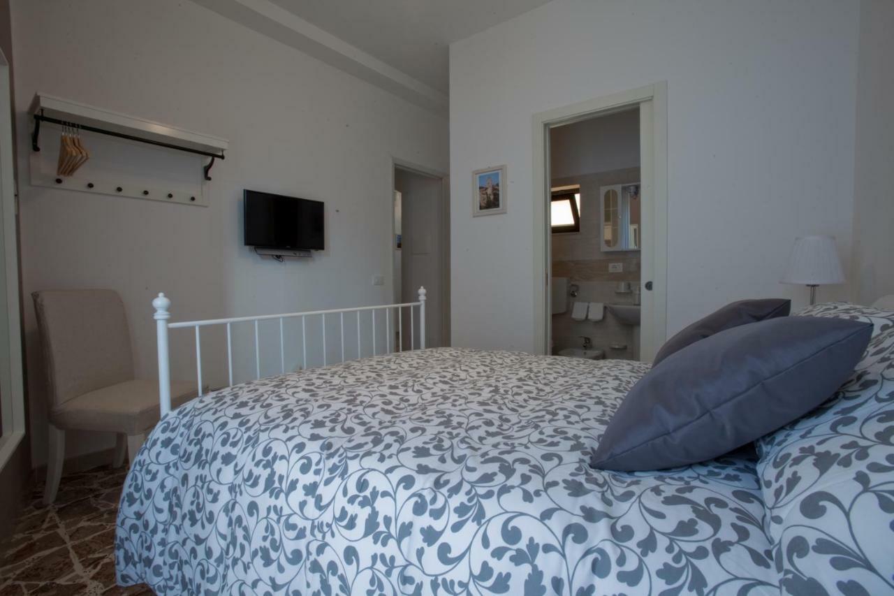 Casa Madonna Delle Grazie Apartment Модика Екстериор снимка