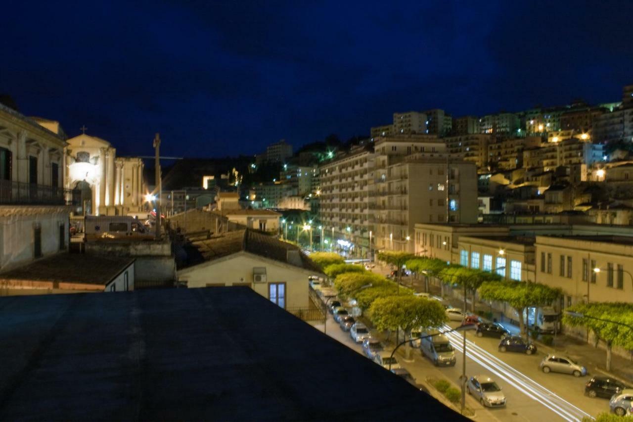 Casa Madonna Delle Grazie Apartment Модика Екстериор снимка